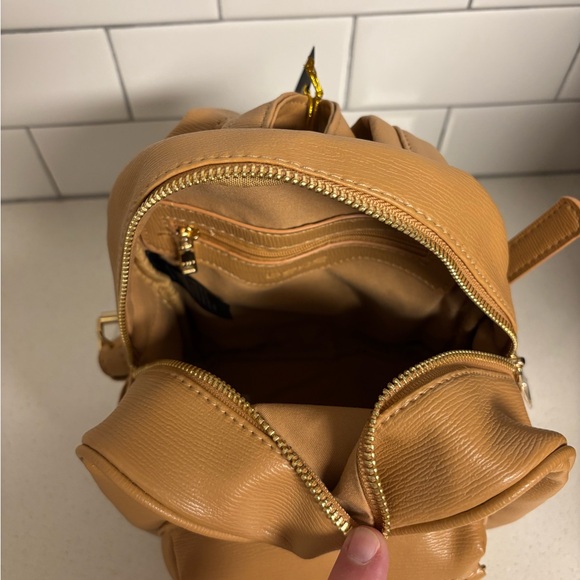 Bebe backpack & Badgley Mischa wallet. - Picture 10 of 11